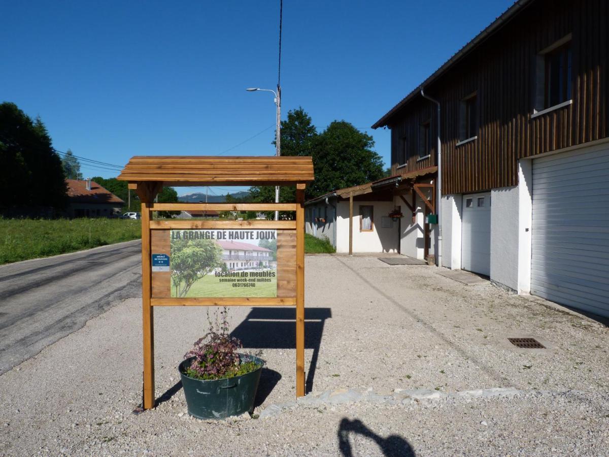 La Grange De Haute-joux Ferienhaus