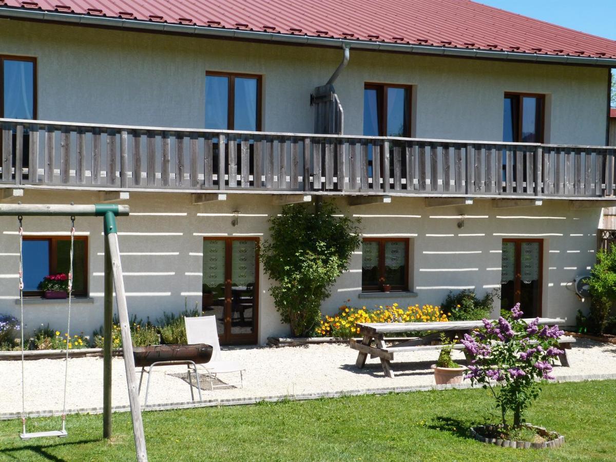 La Grange De Haute-joux Holiday home *